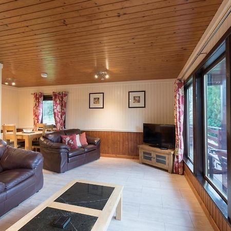 Bluebell Lodge 2 With Hot Tub Newton Stewart Minnigaff Exterior photo
