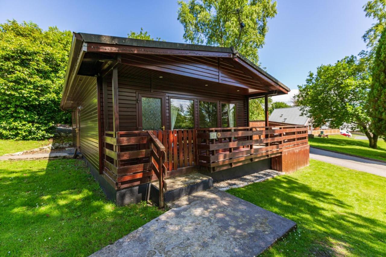 Bluebell Lodge 2 With Hot Tub Newton Stewart Minnigaff Exterior photo